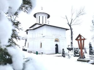 Liturghie arhierească, duminică, la Mănăstirea Cosoteni - 
